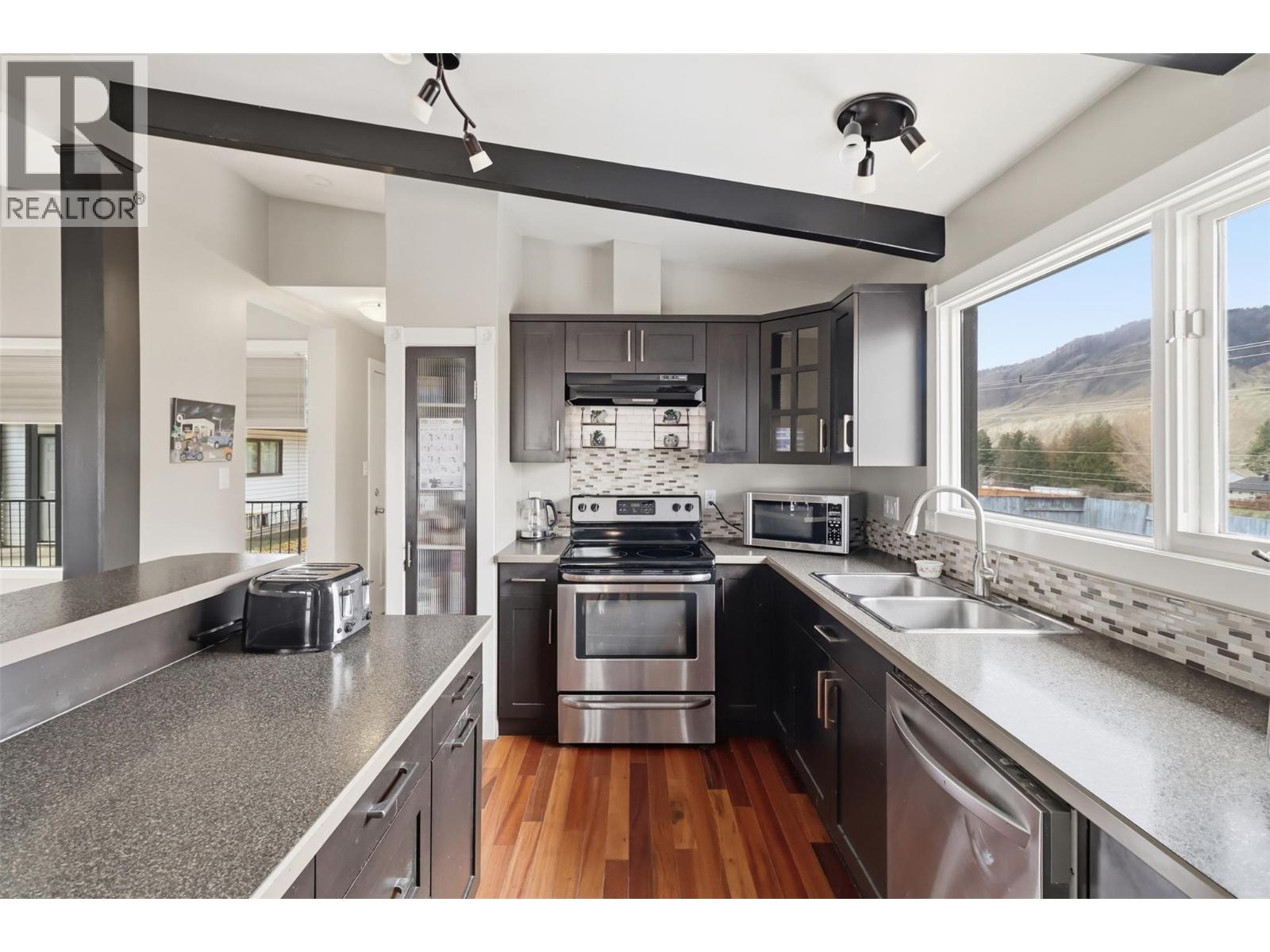 2794 Sunset Drive, Kamloops, British Columbia  V2C 4K6 - Photo 17 - 10381103