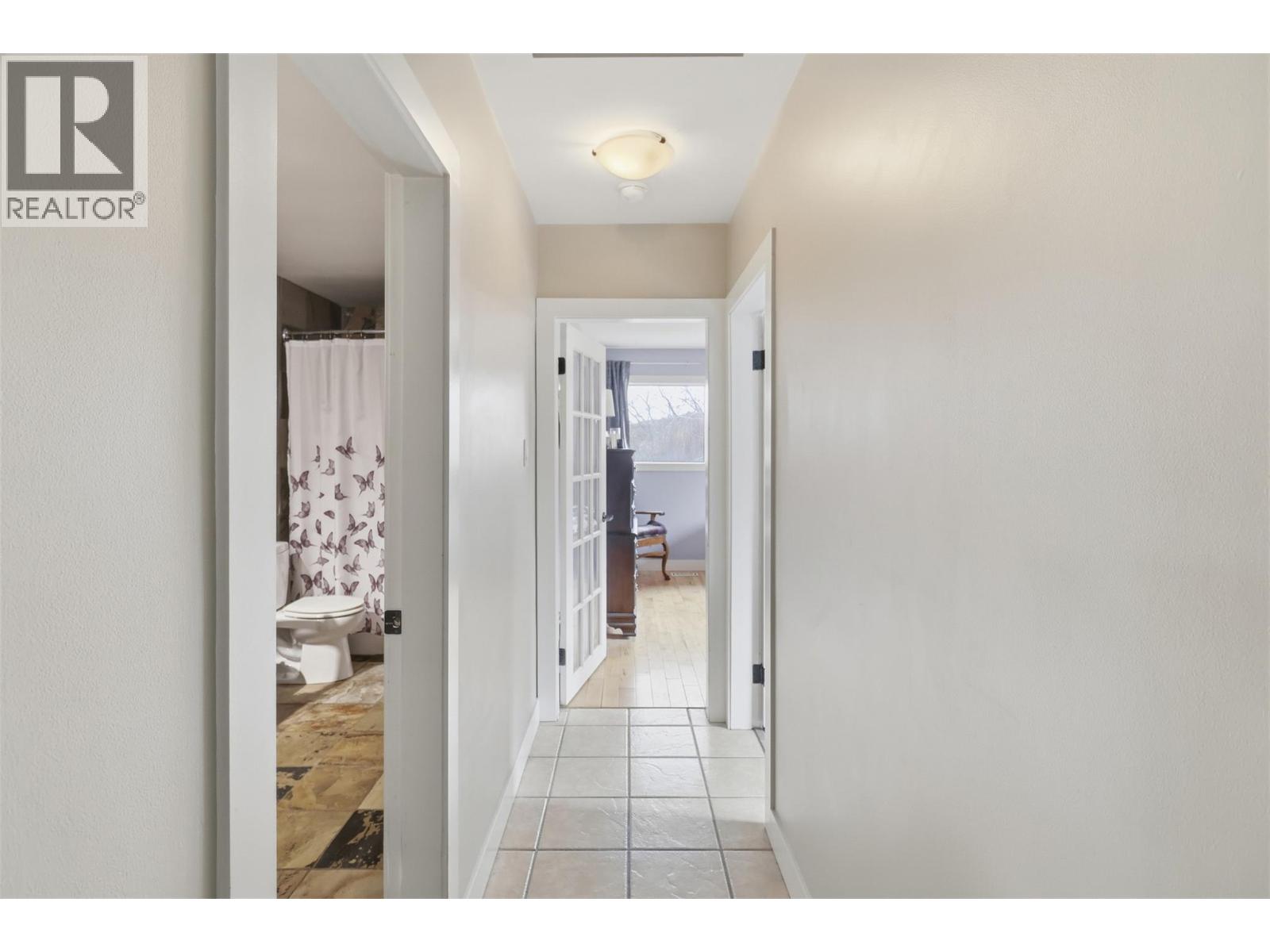 2794 Sunset Drive, Kamloops, British Columbia  V2C 4K6 - Photo 24 - 10381103