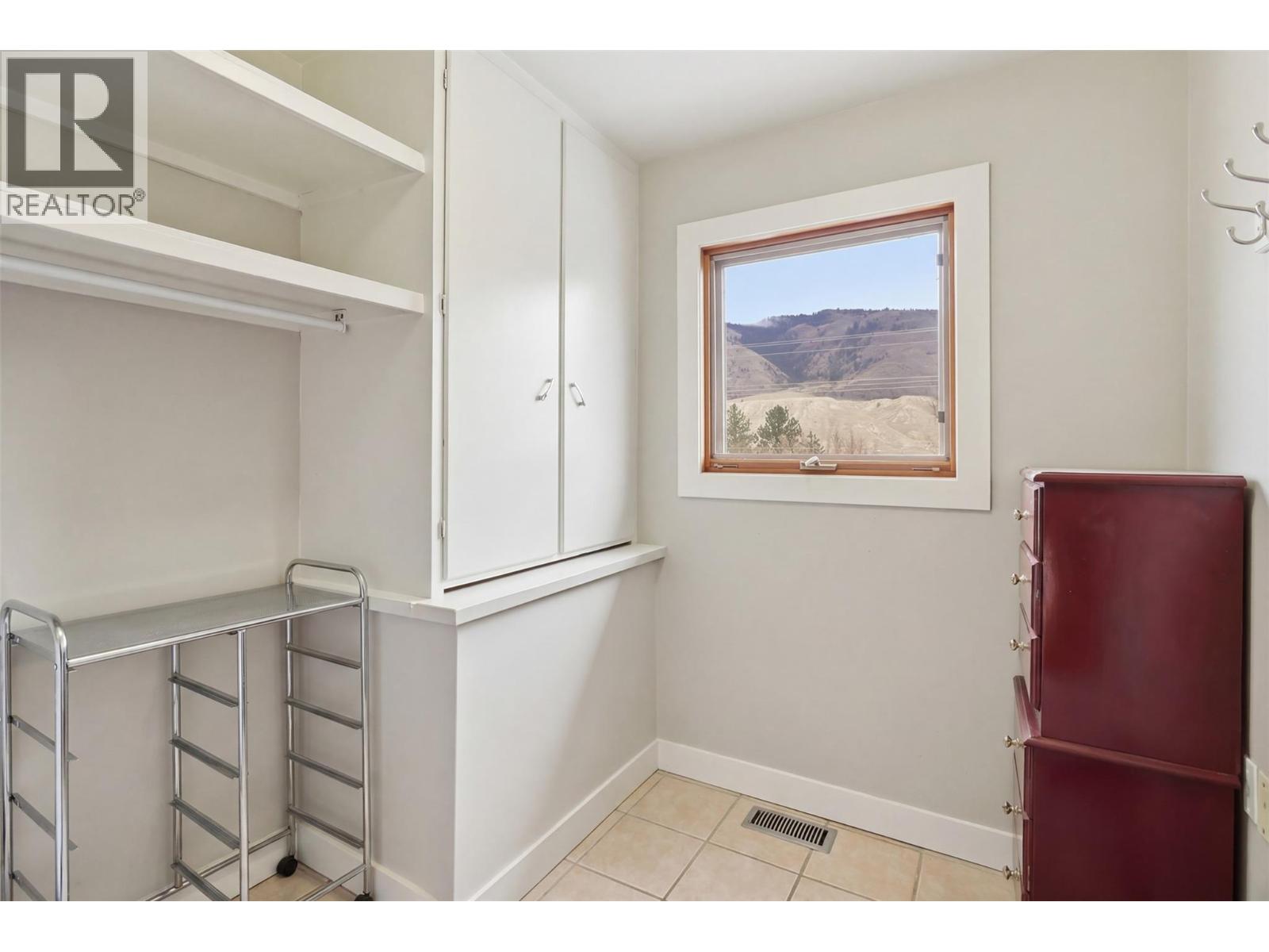 2794 Sunset Drive, Kamloops, British Columbia  V2C 4K6 - Photo 29 - 10381103