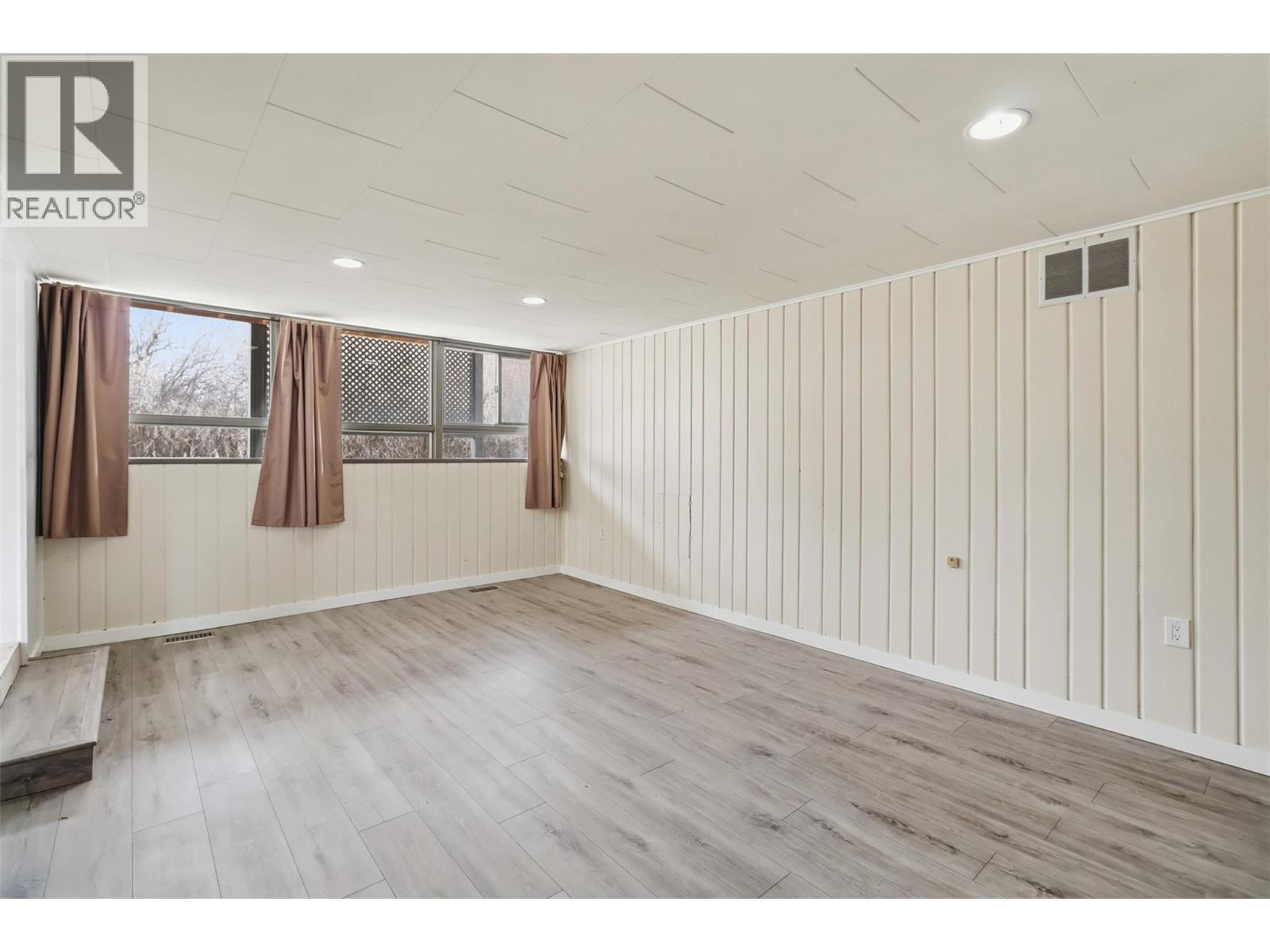 2794 Sunset Drive, Kamloops, British Columbia  V2C 4K6 - Photo 32 - 10381103