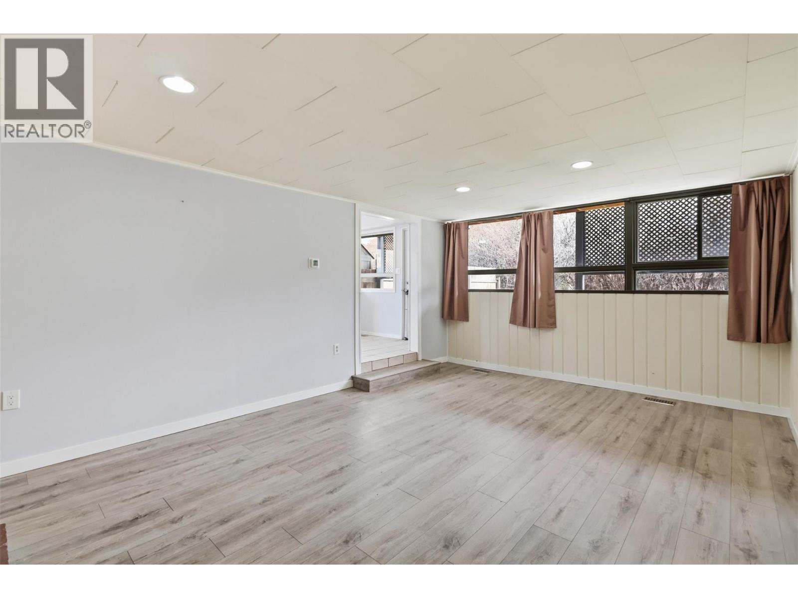 2794 Sunset Drive, Kamloops, British Columbia  V2C 4K6 - Photo 33 - 10381103