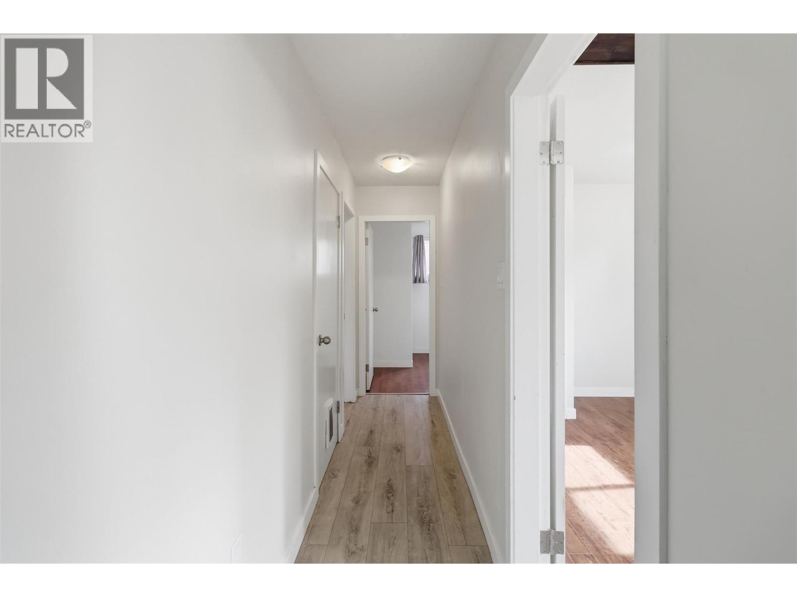 2794 Sunset Drive, Kamloops, British Columbia  V2C 4K6 - Photo 41 - 10381103