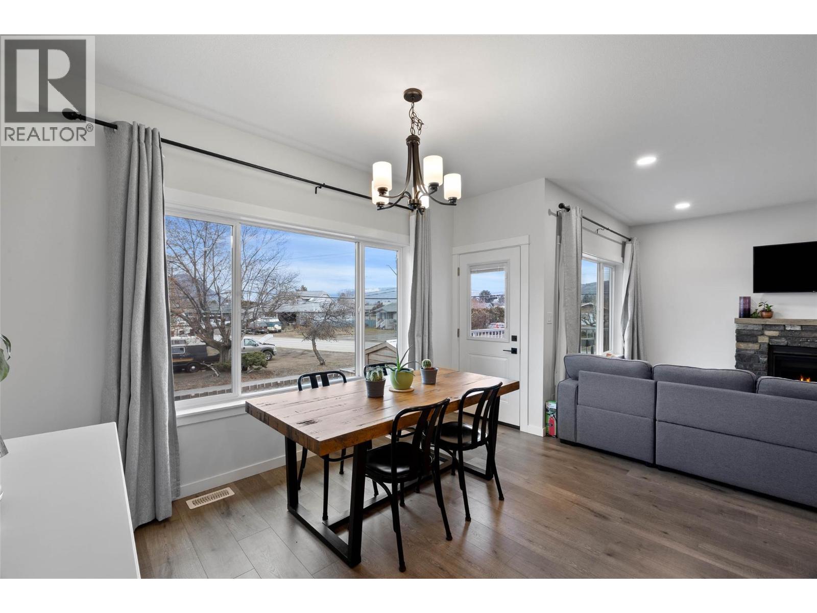 1117 Laroque Street, Kamloops, British Columbia  V2B 8M5 - Photo 9 - 10381096