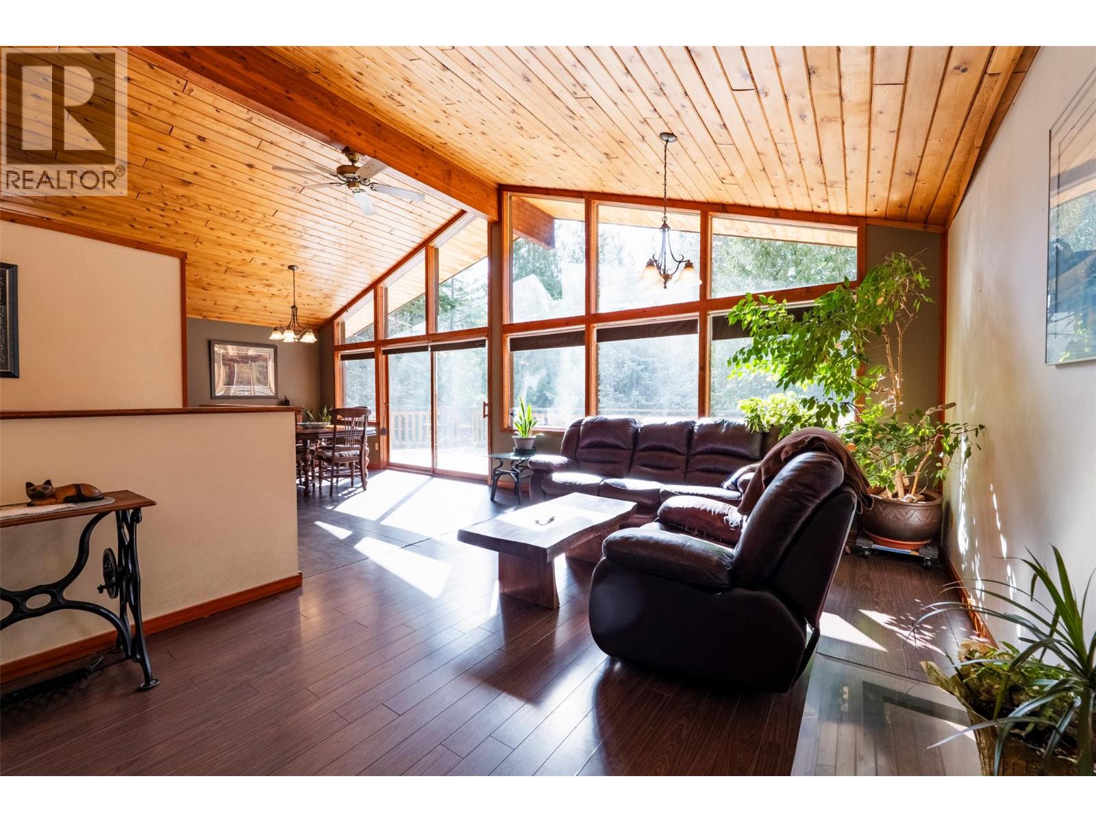 7077 Beggs Road, Nelson, British Columbia  V1L 6S5 - Photo 5 - 10381192