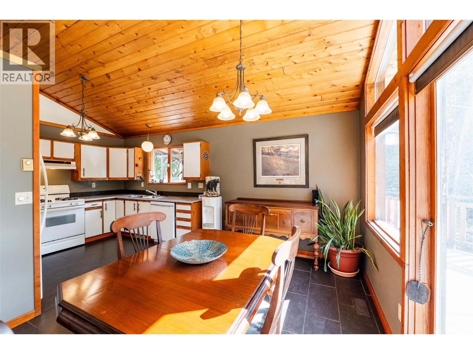 7077 Beggs Road, Nelson, British Columbia  V1L 6S5 - Photo 8 - 10381192