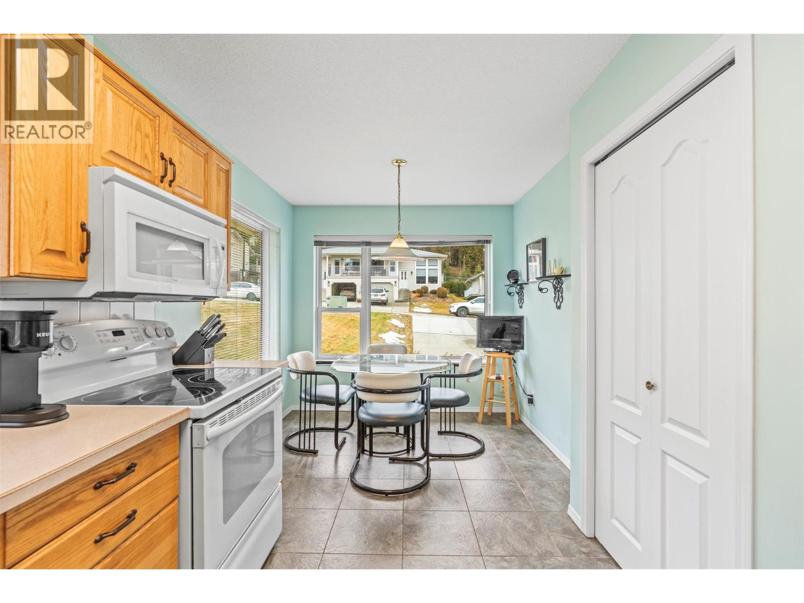 2675 Pine Avenue Unit# 55, Lumby, British Columbia  V0E 2G5 - Photo 12 - 10381177