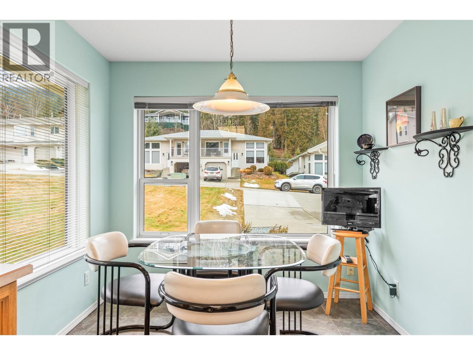 2675 Pine Avenue Unit# 55, Lumby, British Columbia  V0E 2G5 - Photo 14 - 10381177