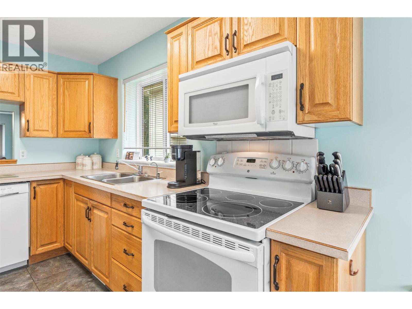 2675 Pine Avenue Unit# 55, Lumby, British Columbia  V0E 2G5 - Photo 17 - 10381177