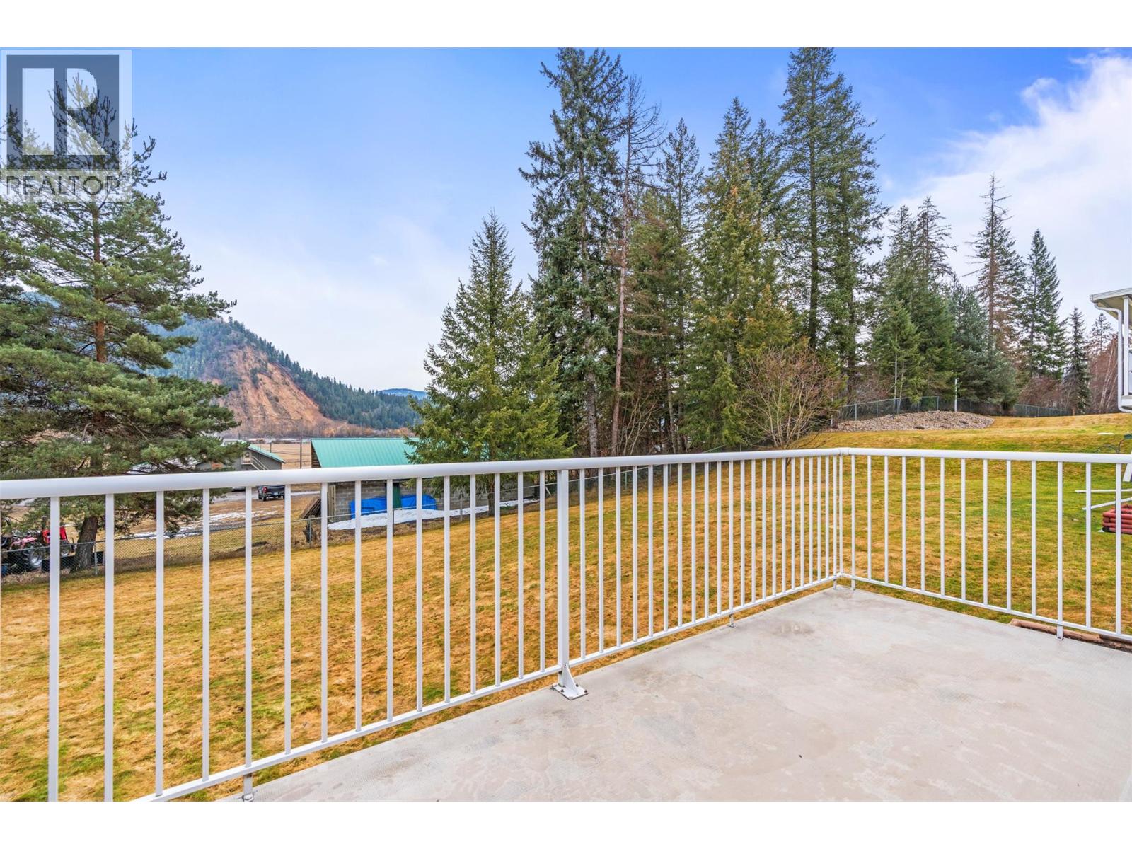 2675 Pine Avenue Unit# 55, Lumby, British Columbia  V0E 2G5 - Photo 53 - 10381177