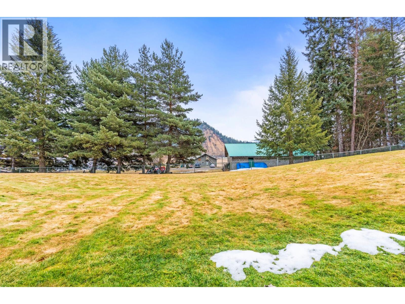 2675 Pine Avenue Unit# 55, Lumby, British Columbia  V0E 2G5 - Photo 64 - 10381177