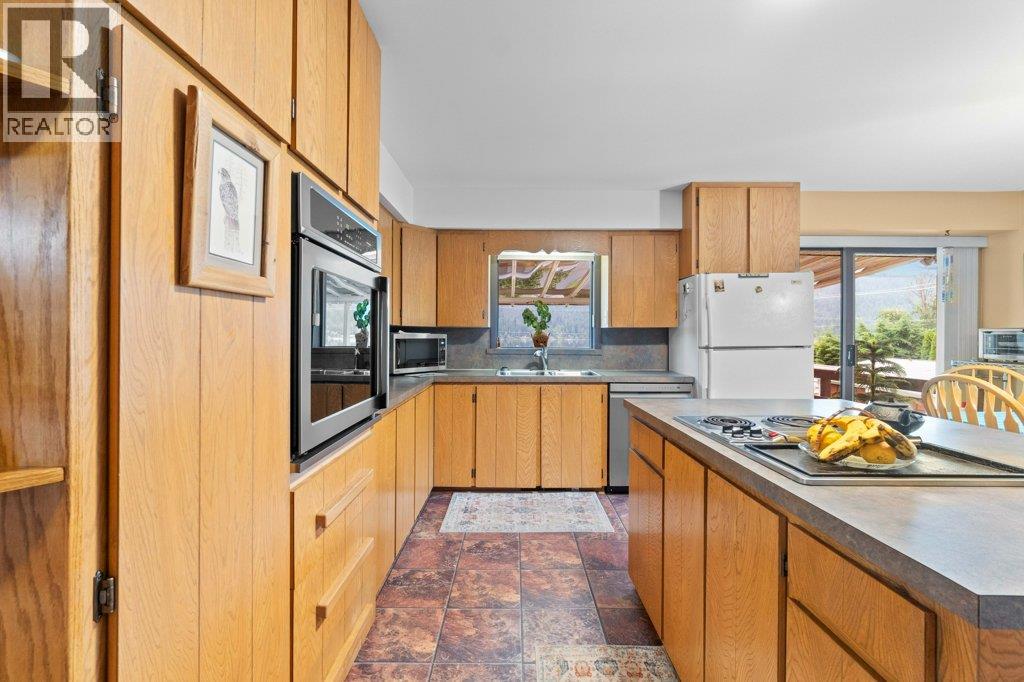 2504 Blind Bay Road, Blind Bay, British Columbia  V0E 1H1 - Photo 13 - 10380732