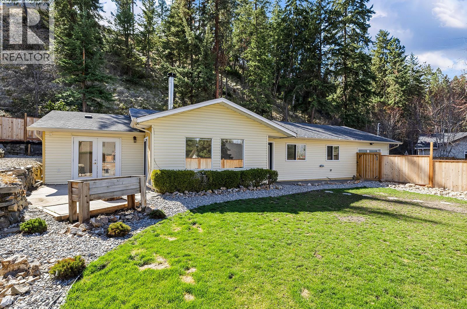 4700 Gordon Drive, Kelowna, British Columbia  V1W 4P4 - Photo 2 - 10380984