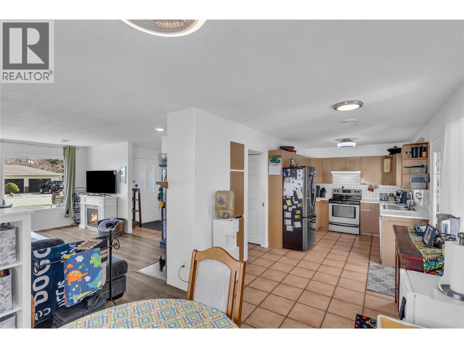 6034 Garraway Place, Peachland, British Columbia  V0H 1X4 - Photo 10 - 10380391