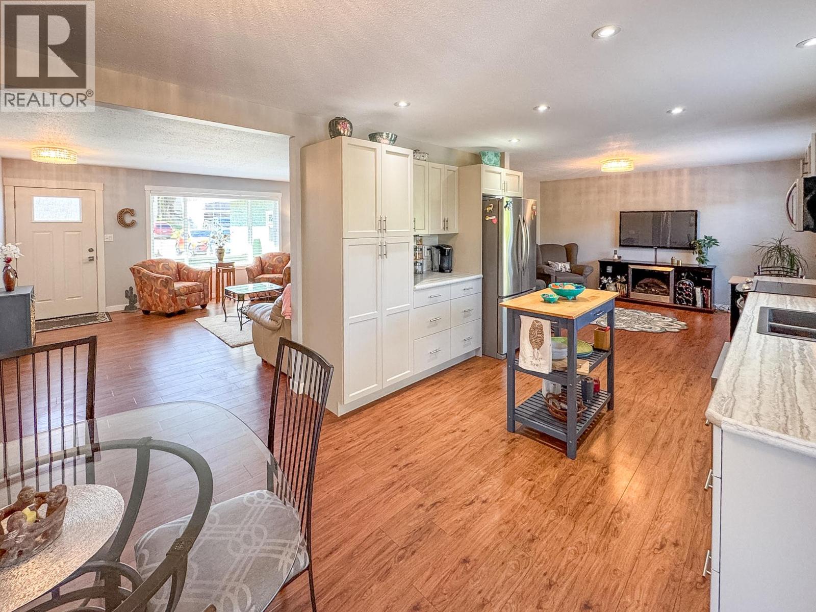 9 Santa Rosa Place, Osoyoos, British Columbia  V0H 1V2 - Photo 3 - 10381270