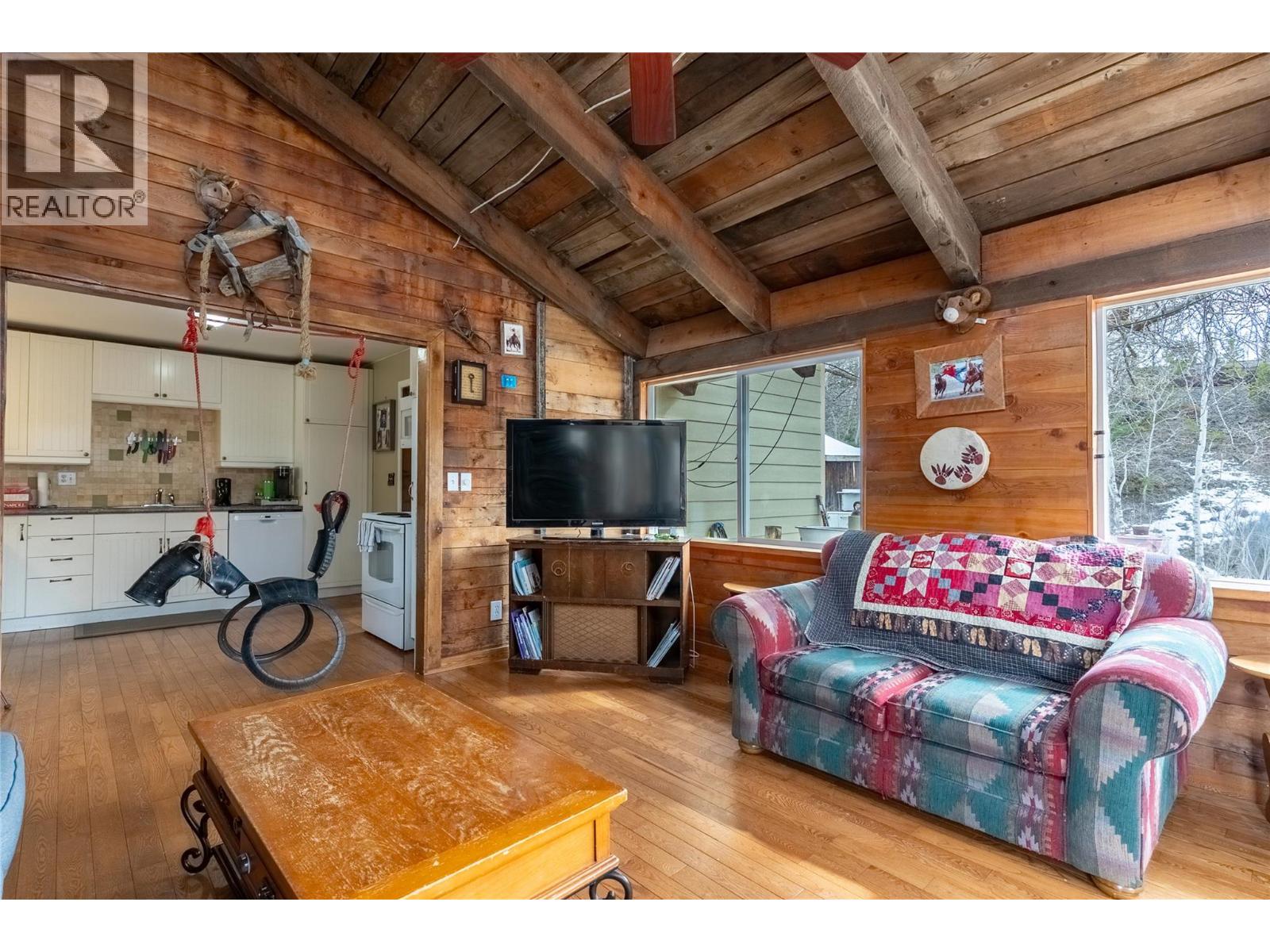 1556 Chasm Road, Clinton, British Columbia  V0K 1K0 - Photo 11 - 10381023