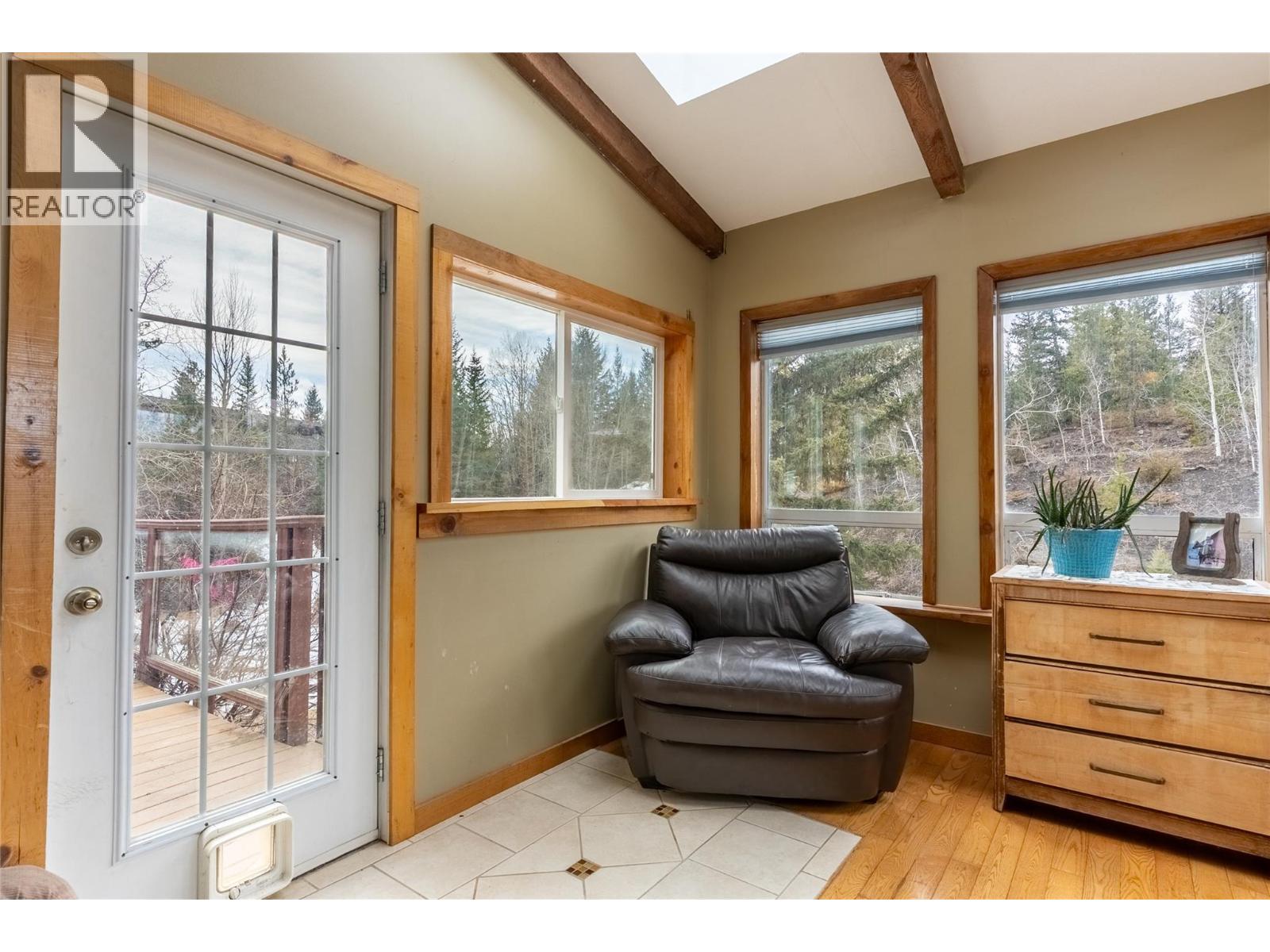 1556 Chasm Road, Clinton, British Columbia  V0K 1K0 - Photo 13 - 10381023