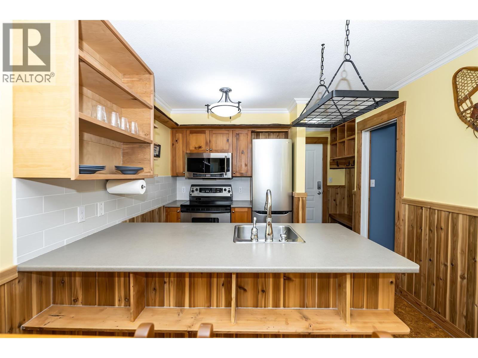 9810 Silver Star Road Unit# 306, Silver Star, British Columbia  V1B 3X5 - Photo 22 - 10380854