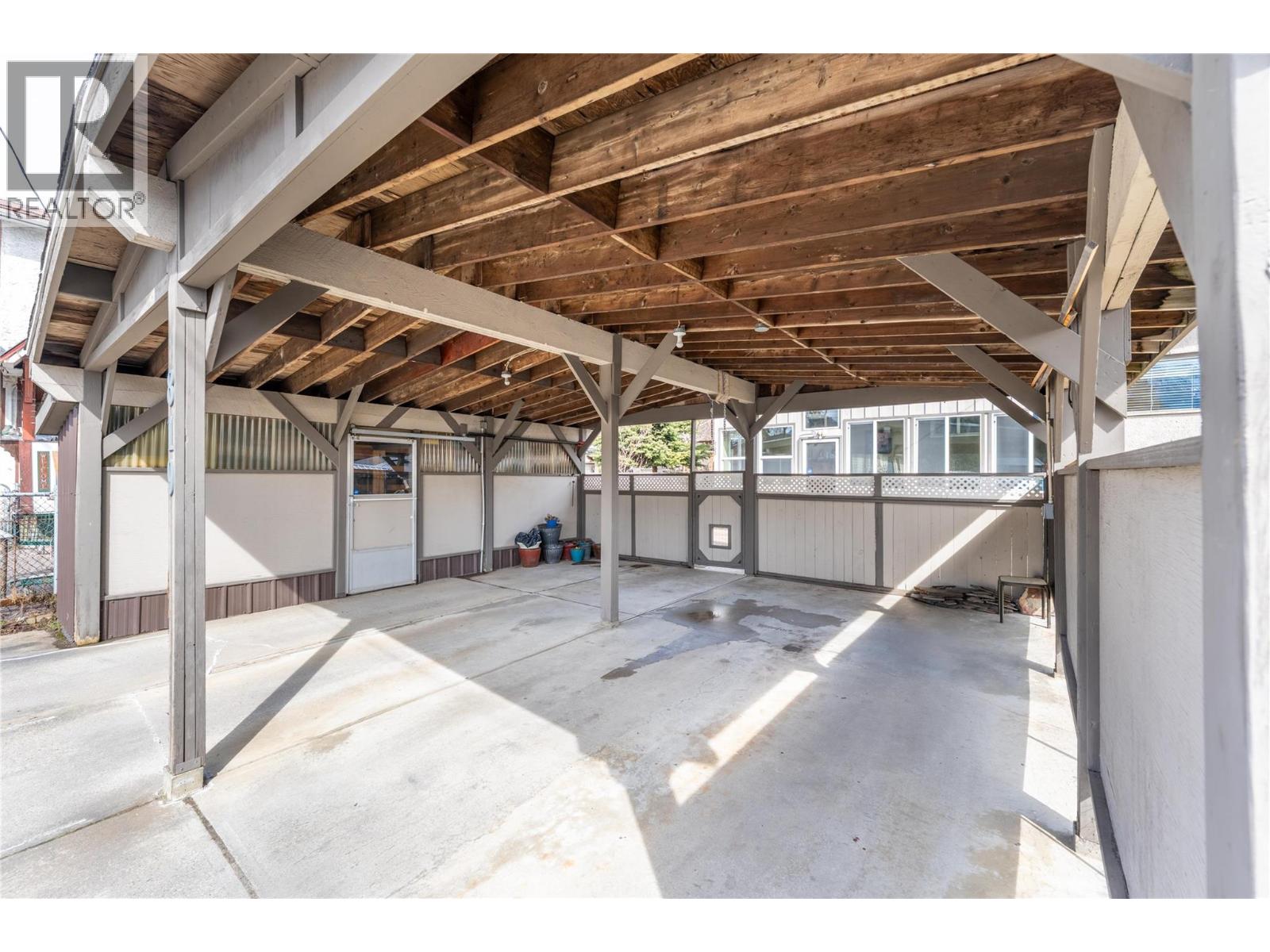 819 Victoria Road W, Revelstoke, British Columbia  V0E 2S0 - Photo 10 - 10380451