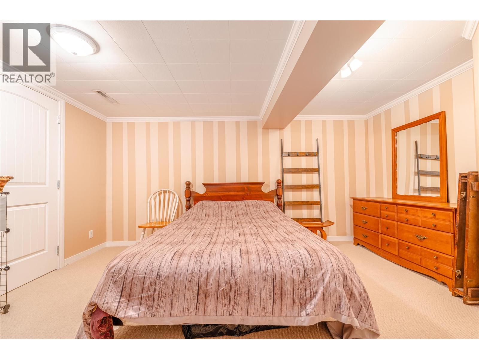 819 Victoria Road W, Revelstoke, British Columbia  V0E 2S0 - Photo 33 - 10380451