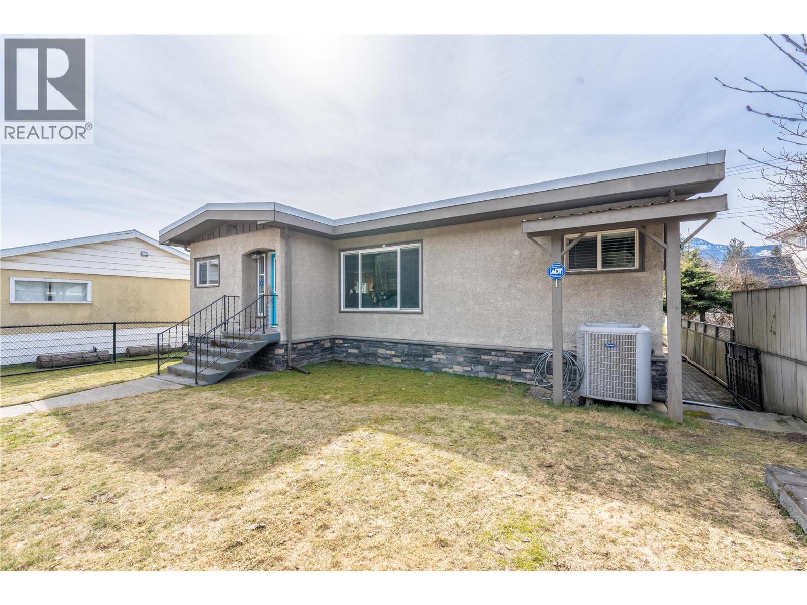 819 Victoria Road W, Revelstoke, British Columbia  V0E 2S0 - Photo 4 - 10380451