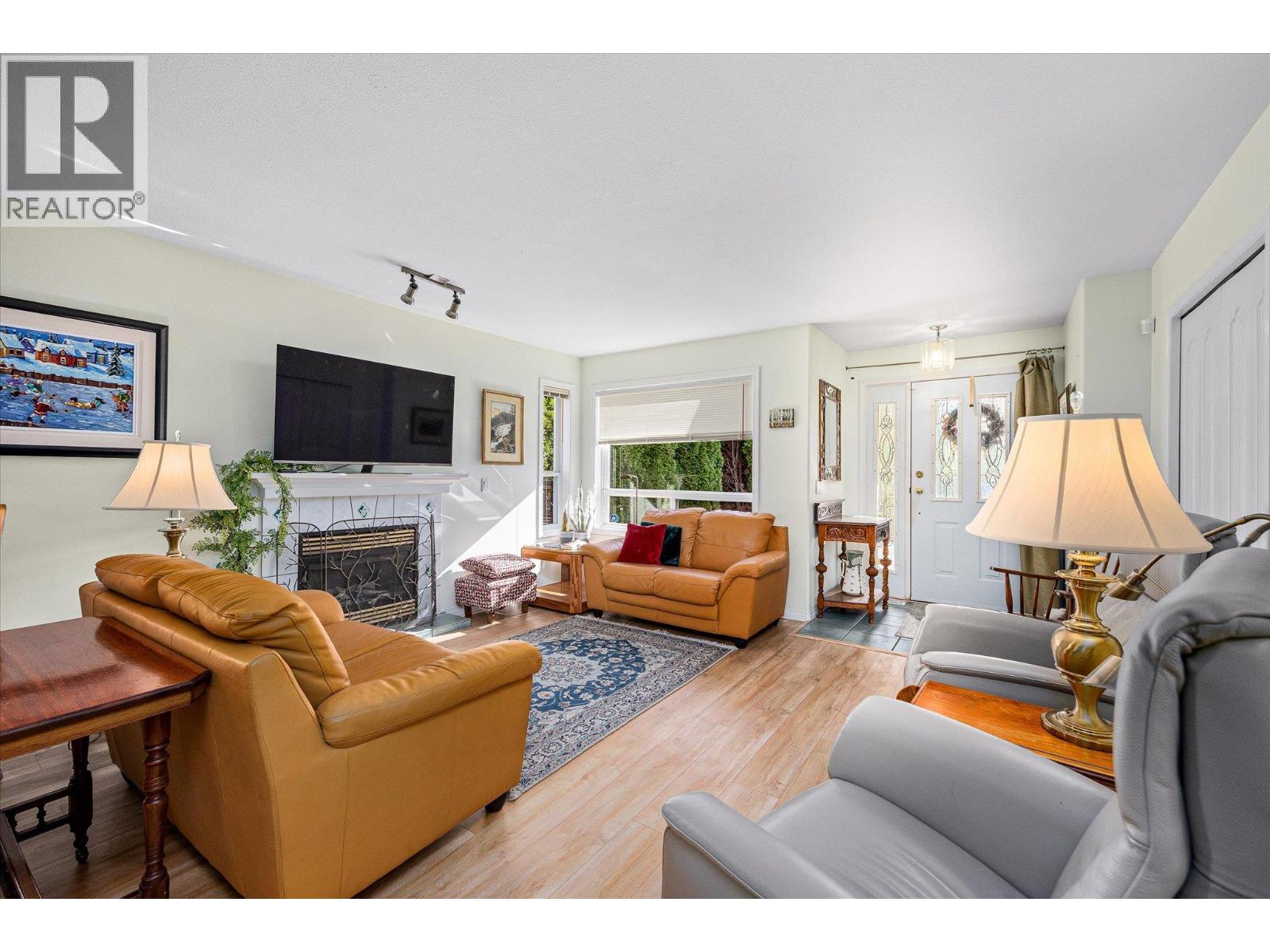 1160 Kneller Court, Kelowna, British Columbia  V1X 6V6 - Photo 4 - 10380928