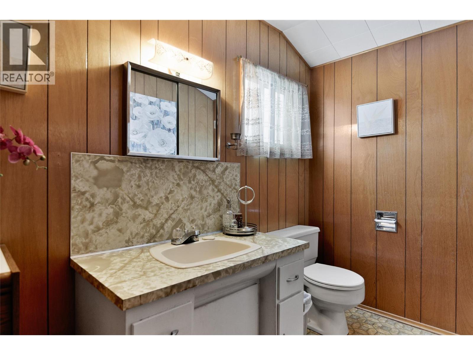 1202 First Street, Revelstoke, British Columbia  V0E 2S0 - Photo 19 - 10380545