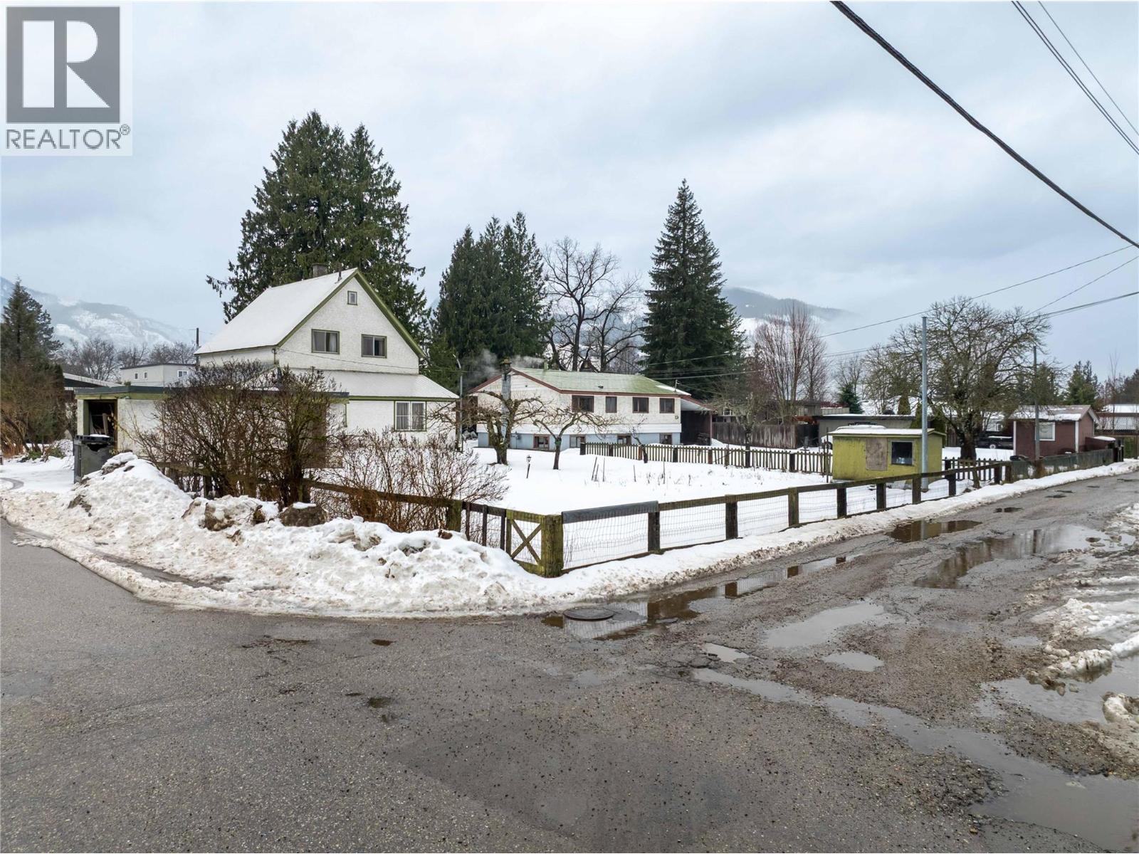 1202 First Street, Revelstoke, British Columbia  V0E 2S0 - Photo 27 - 10380545