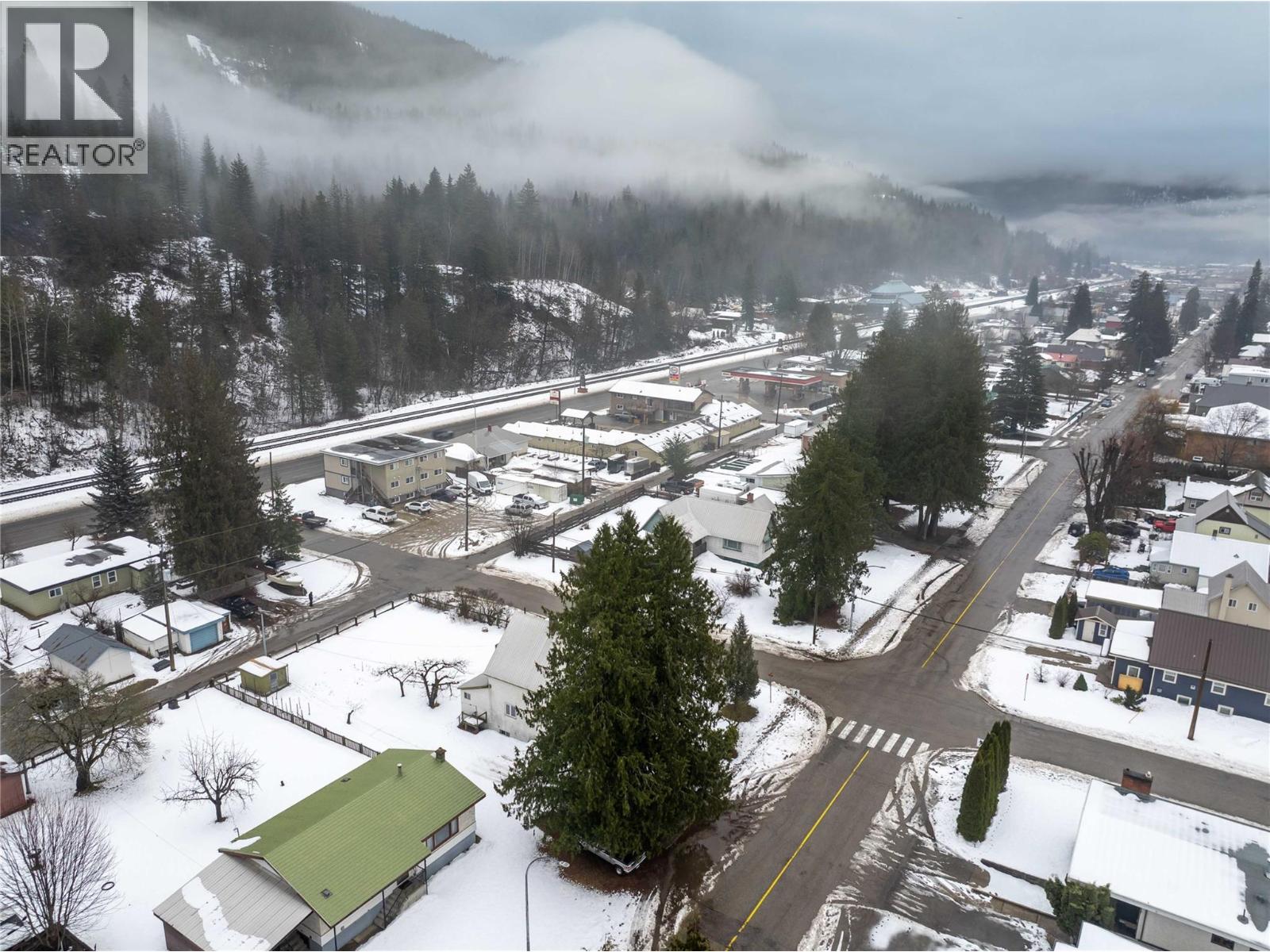 1202 First Street, Revelstoke, British Columbia  V0E 2S0 - Photo 33 - 10380545