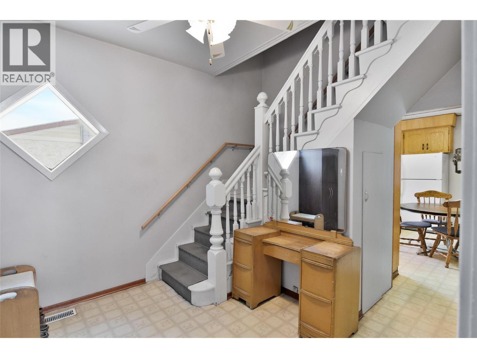 1202 First Street, Revelstoke, British Columbia  V0E 2S0 - Photo 5 - 10380545