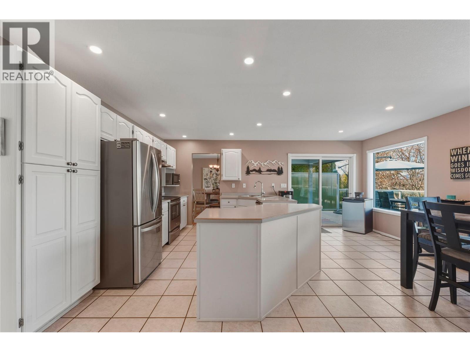 11405 Hillside Drive, Coldstream, British Columbia  V1B 2A3 - Photo 10 - 10381246