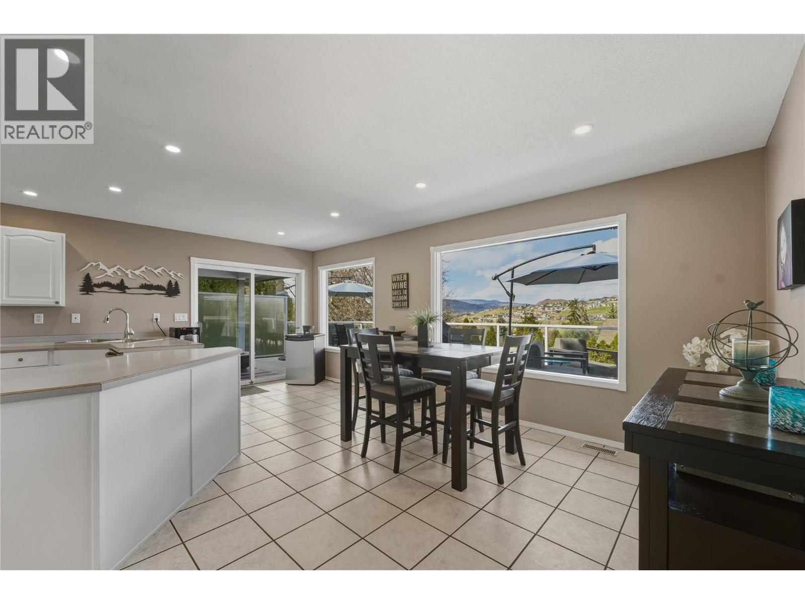 11405 Hillside Drive, Coldstream, British Columbia  V1B 2A3 - Photo 11 - 10381246