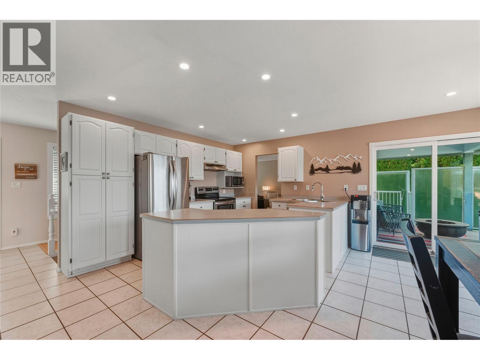 11405 Hillside Drive, Coldstream, British Columbia  V1B 2A3 - Photo 13 - 10381246