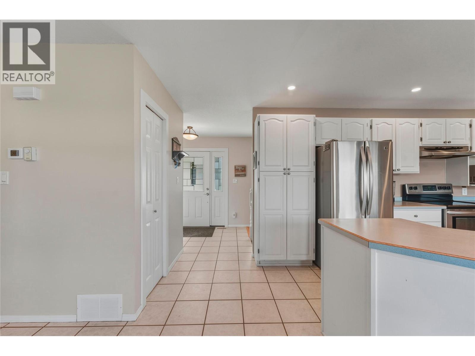 11405 Hillside Drive, Coldstream, British Columbia  V1B 2A3 - Photo 14 - 10381246