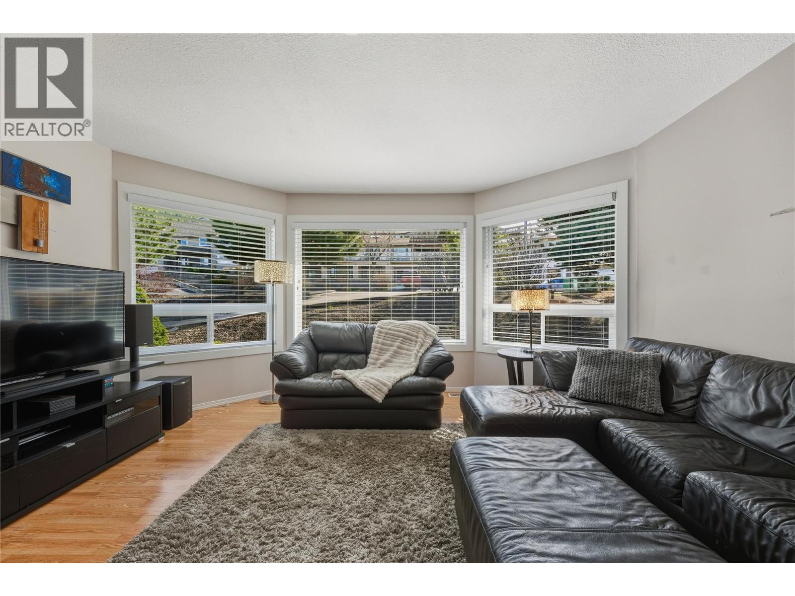 11405 Hillside Drive, Coldstream, British Columbia  V1B 2A3 - Photo 2 - 10381246