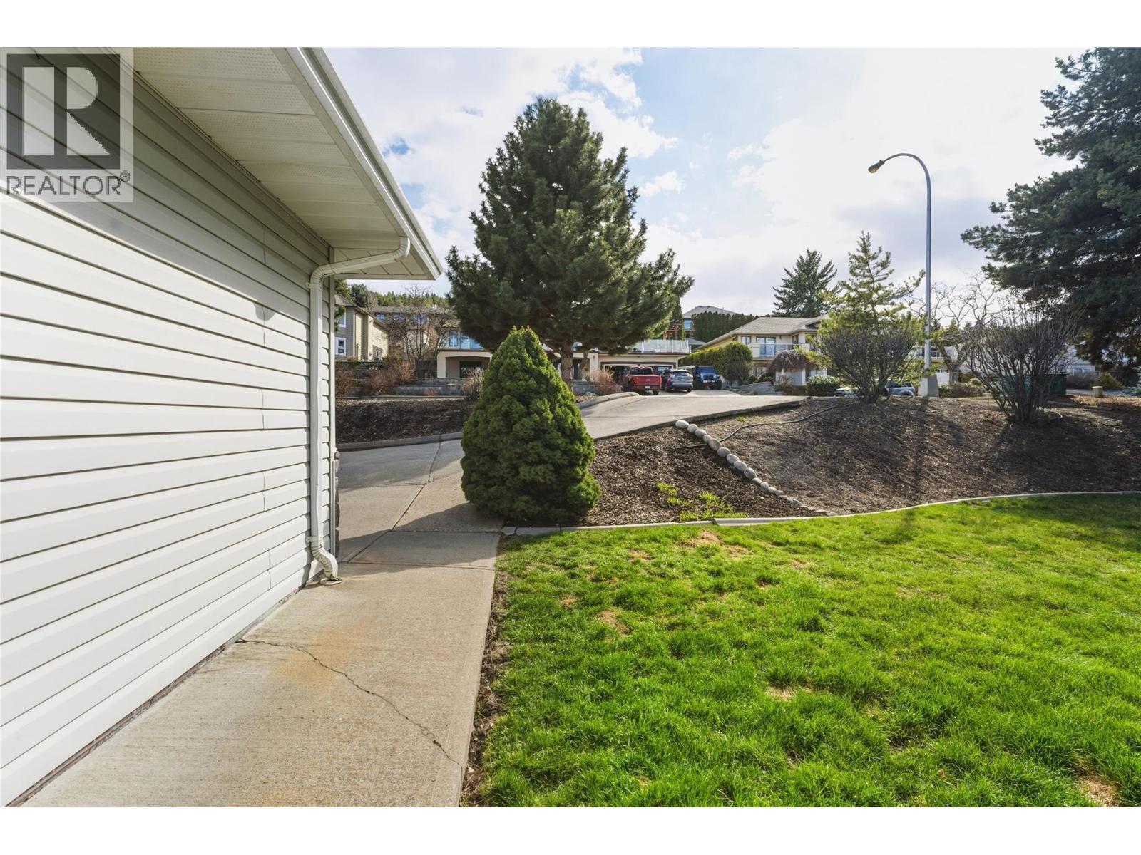 11405 Hillside Drive, Coldstream, British Columbia  V1B 2A3 - Photo 45 - 10381246