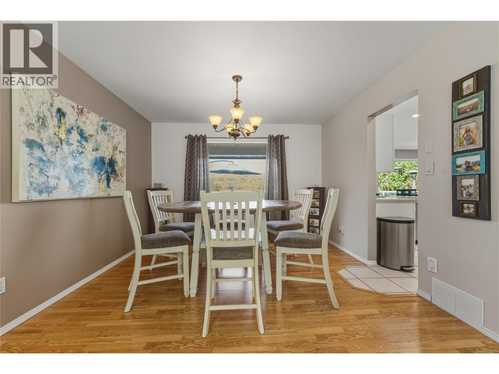 11405 Hillside Drive, Coldstream, British Columbia  V1B 2A3 - Photo 6 - 10381246