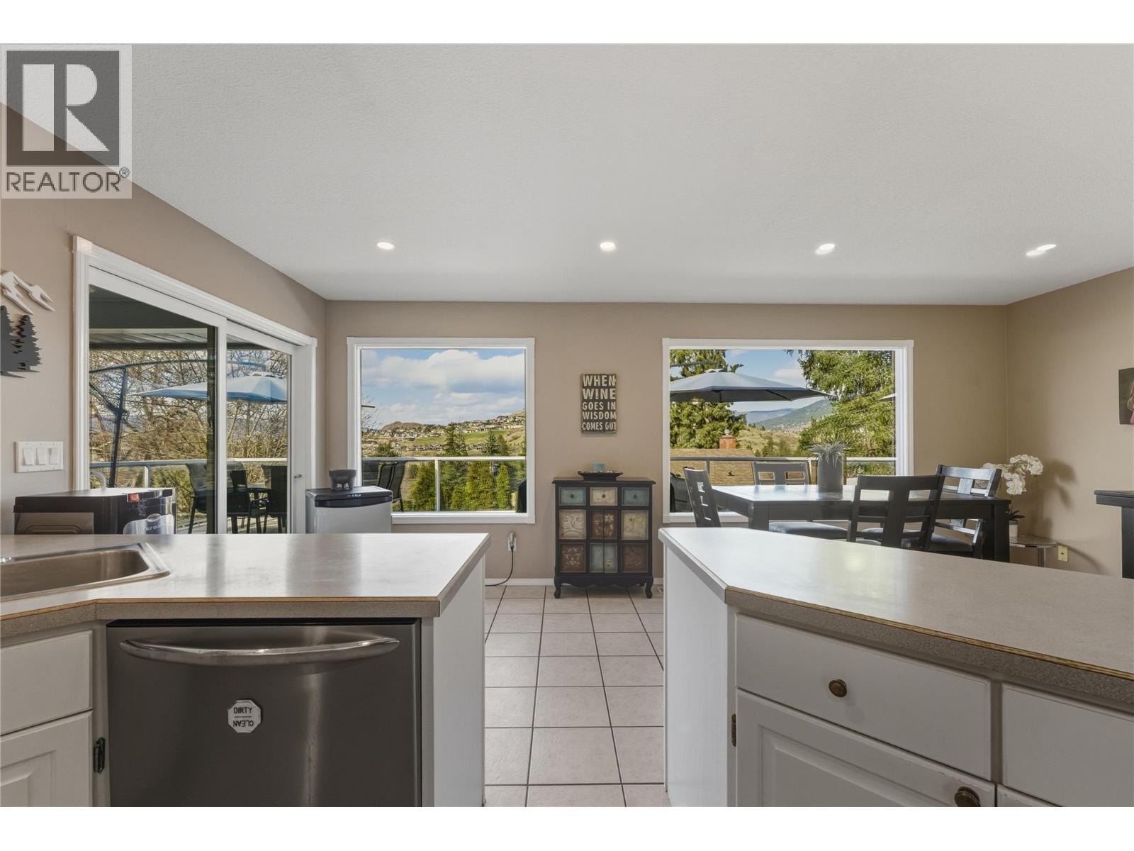 11405 Hillside Drive, Coldstream, British Columbia  V1B 2A3 - Photo 8 - 10381246