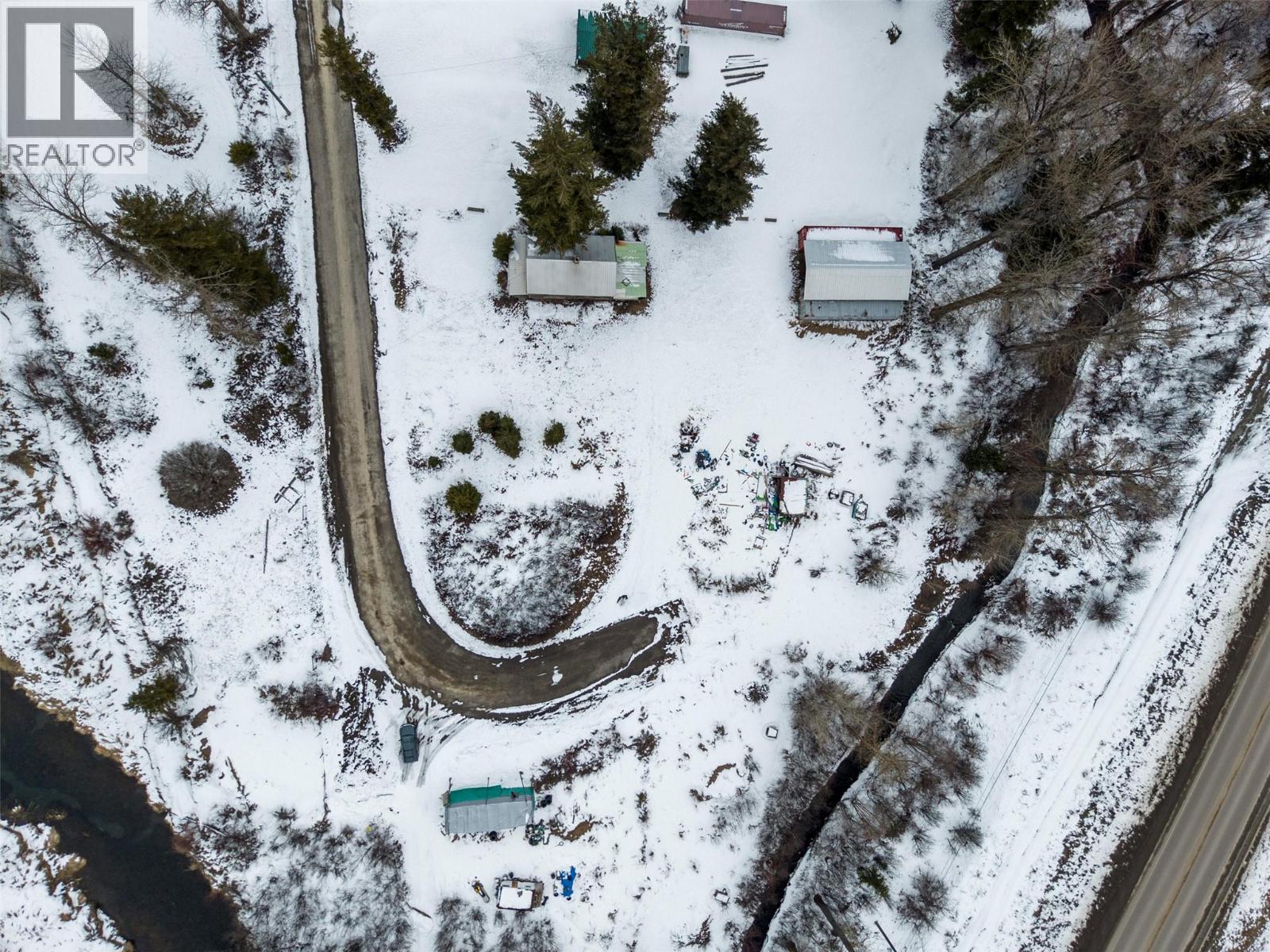 9898 Victoria Street, Hosmer, British Columbia  V0B 1M5 - Photo 3 - 10381313