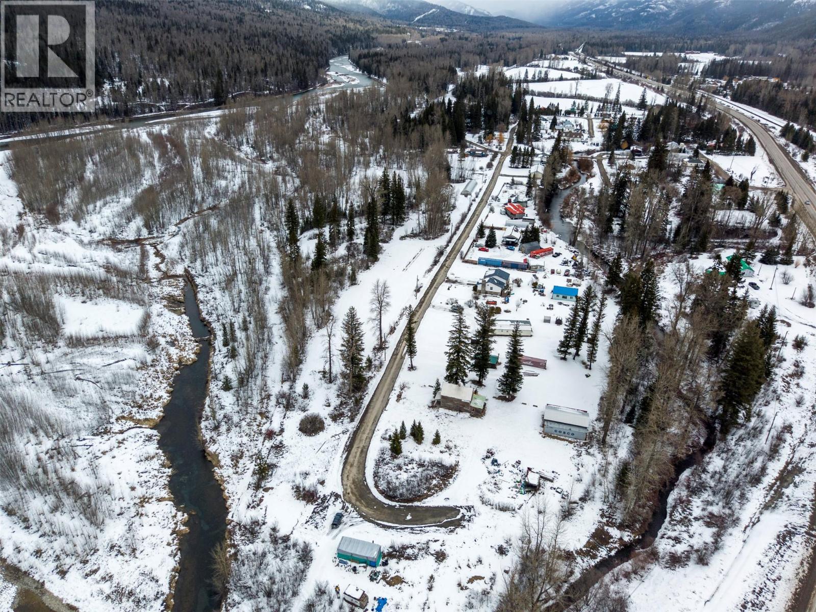 9898 Victoria Street, Hosmer, British Columbia  V0B 1M5 - Photo 4 - 10381313