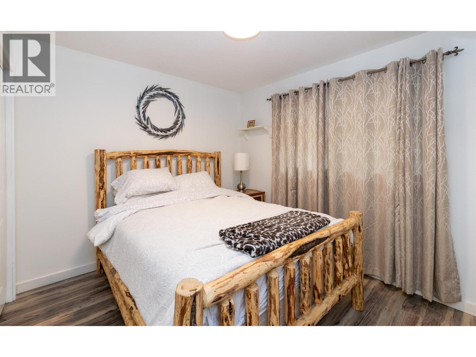 7796 Columbia Drive, Anglemont, British Columbia  V0E 1M8 - Photo 23 - 10381000