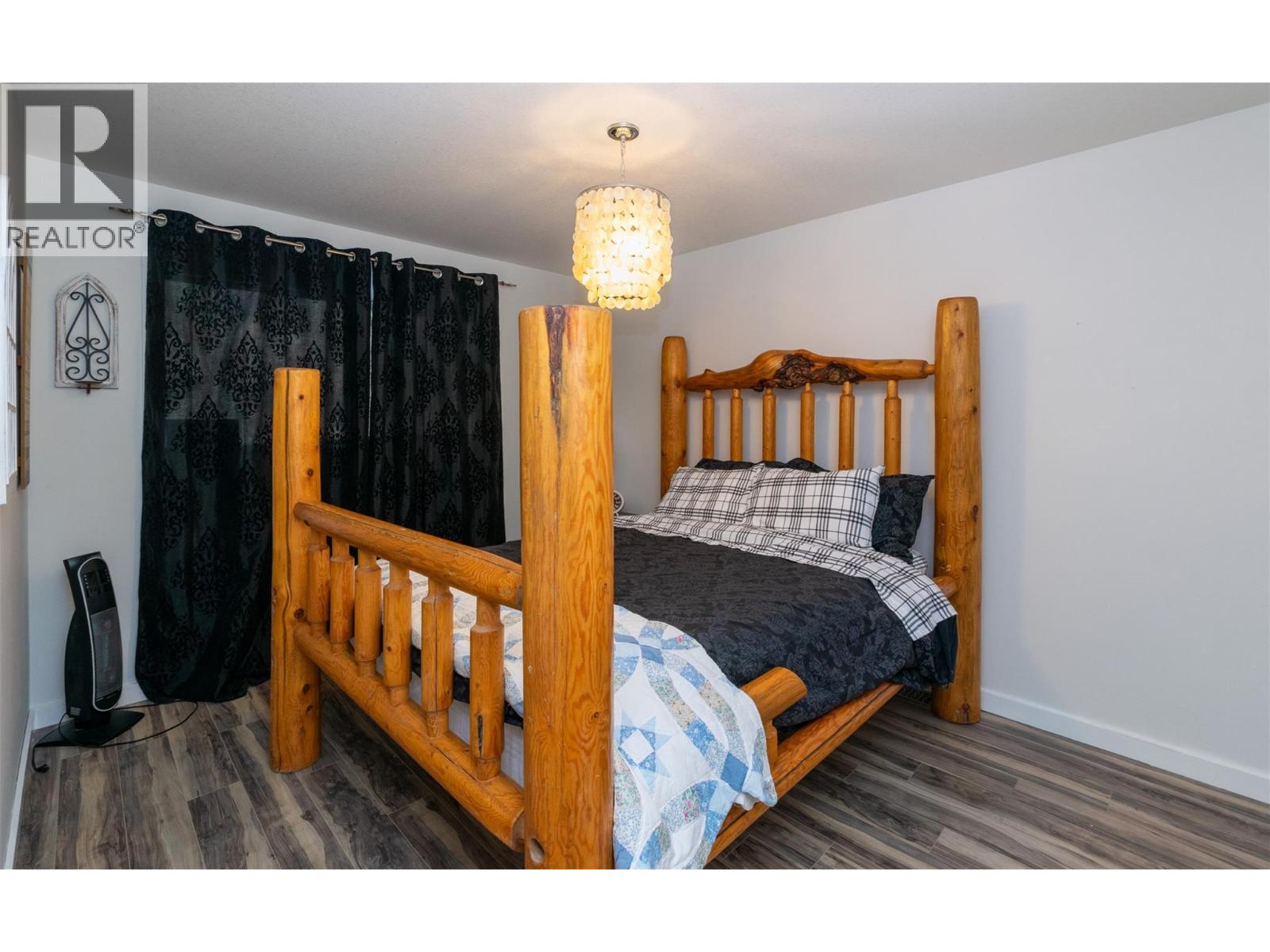 7796 Columbia Drive, Anglemont, British Columbia  V0E 1M8 - Photo 24 - 10381000