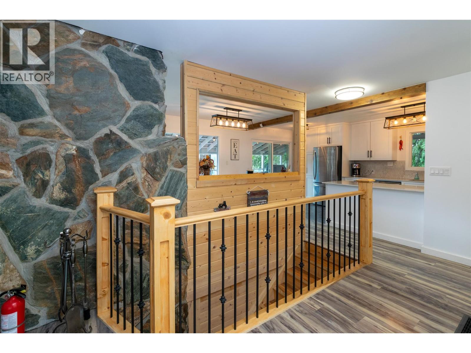 7796 Columbia Drive, Anglemont, British Columbia  V0E 1M8 - Photo 27 - 10381000