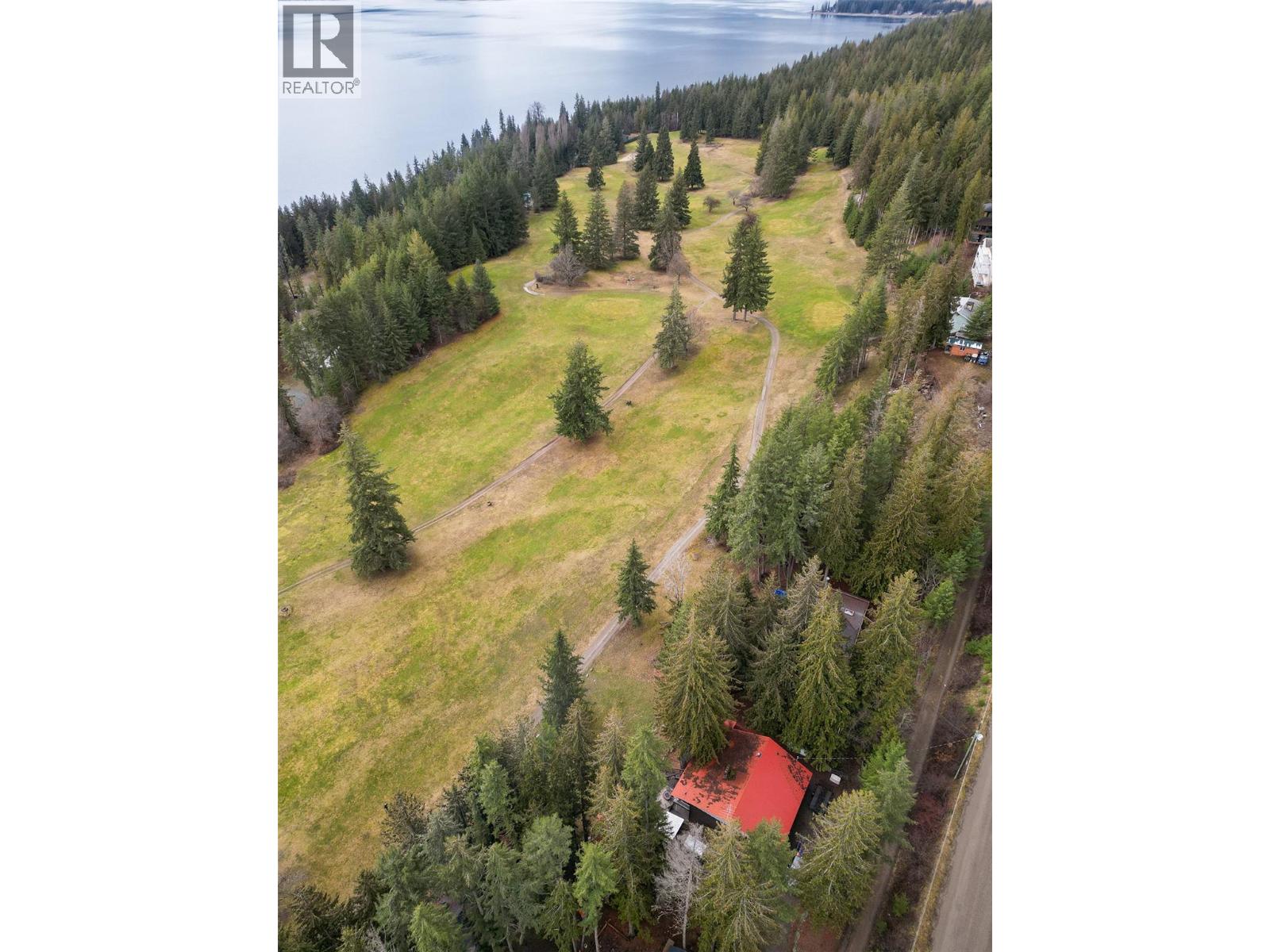 7796 Columbia Drive, Anglemont, British Columbia  V0E 1M8 - Photo 5 - 10381000
