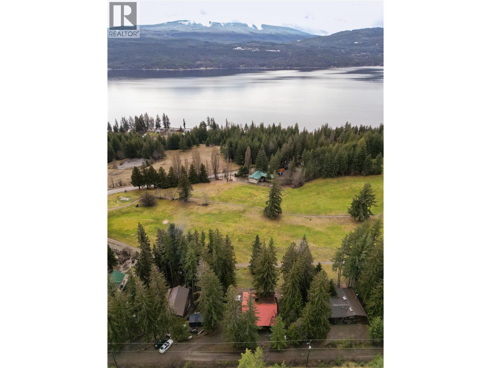 7796 Columbia Drive, Anglemont, British Columbia  V0E 1M8 - Photo 6 - 10381000