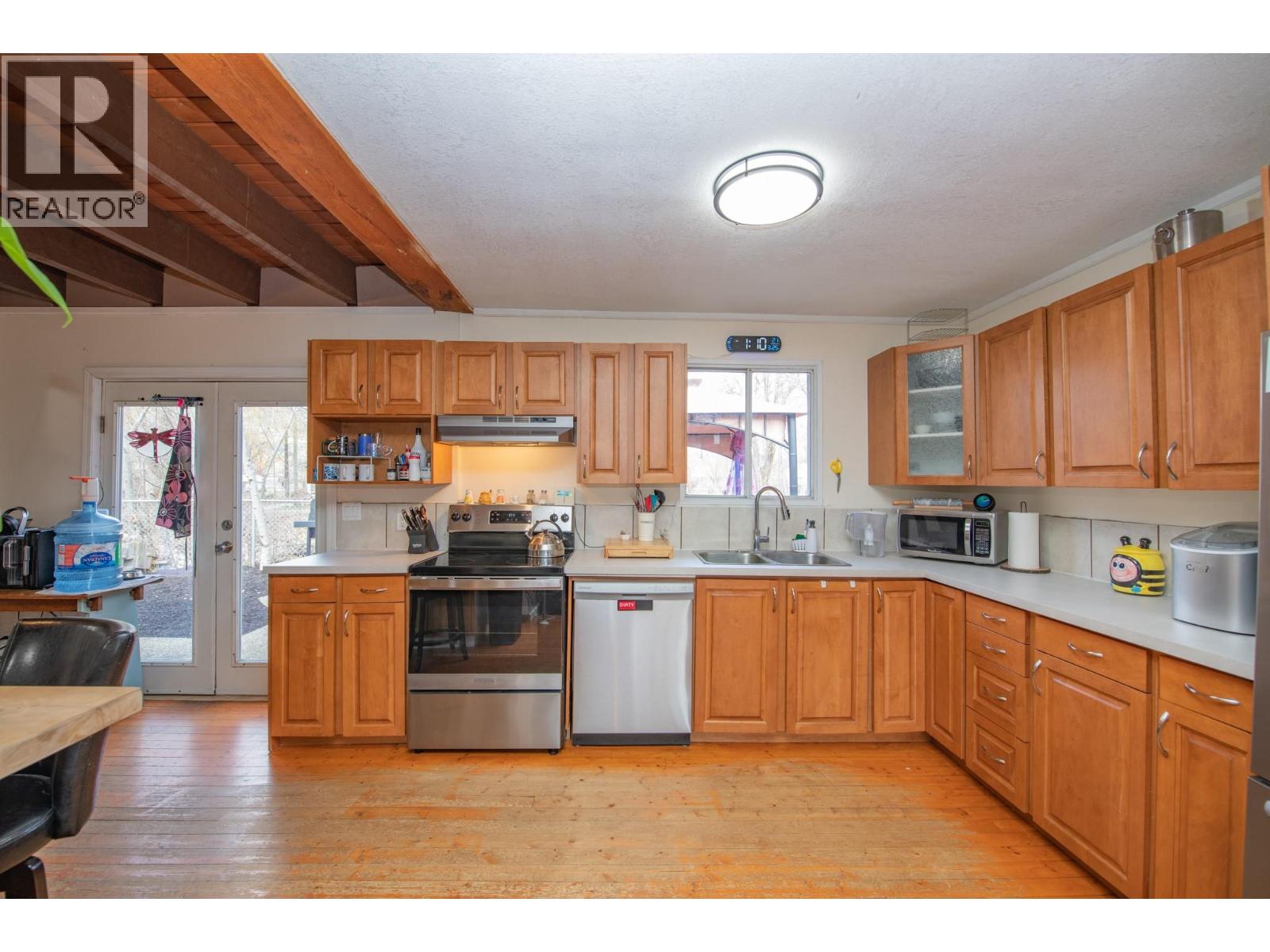 1775 Maple Street, Lumby, British Columbia  V0E 2G0 - Photo 10 - 10380789