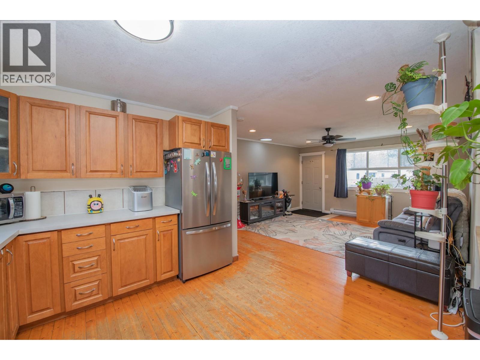 1775 Maple Street, Lumby, British Columbia  V0E 2G0 - Photo 14 - 10380789