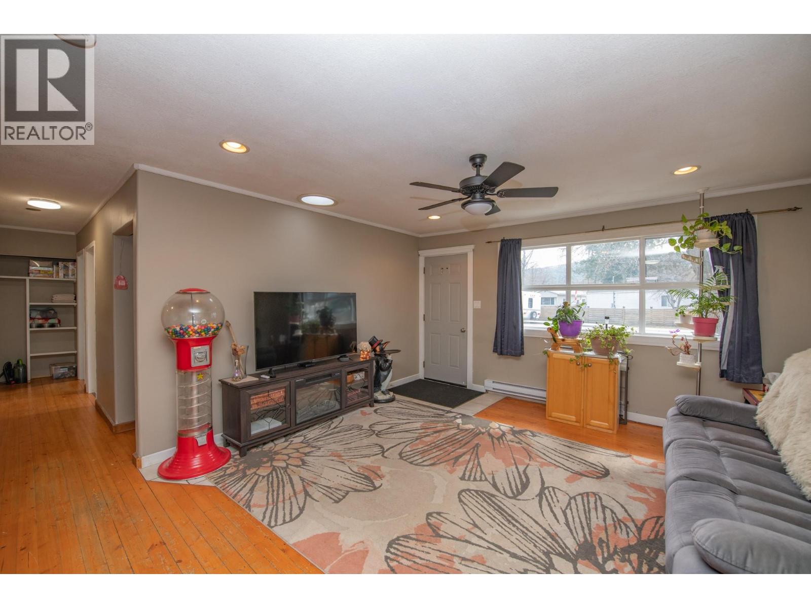 1775 Maple Street, Lumby, British Columbia  V0E 2G0 - Photo 16 - 10380789