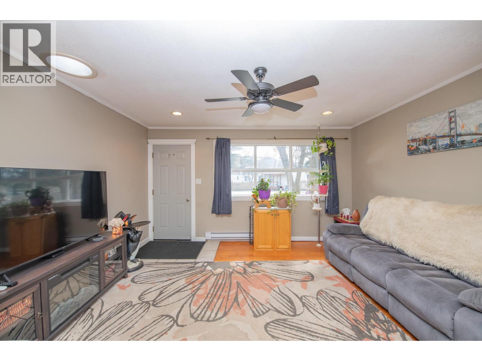 1775 Maple Street, Lumby, British Columbia  V0E 2G0 - Photo 18 - 10380789