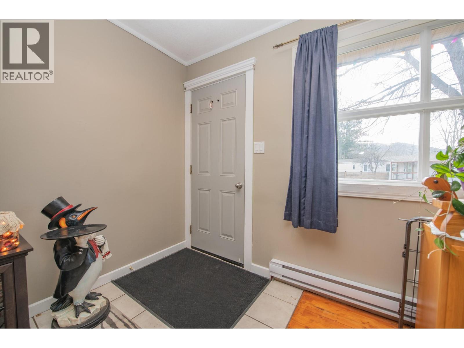 1775 Maple Street, Lumby, British Columbia  V0E 2G0 - Photo 20 - 10380789