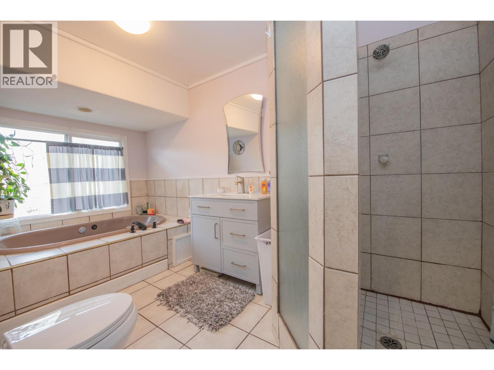 1775 Maple Street, Lumby, British Columbia  V0E 2G0 - Photo 26 - 10380789